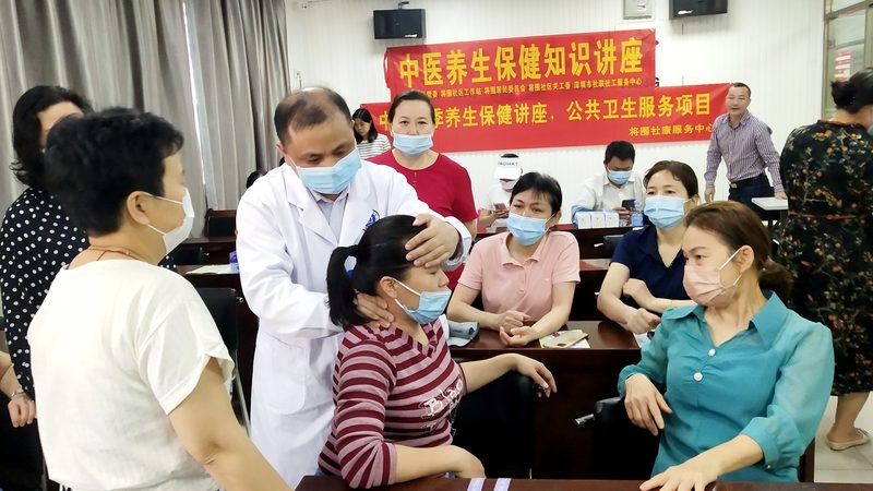 以下是一个小型刮痧店加盟预算的参考：